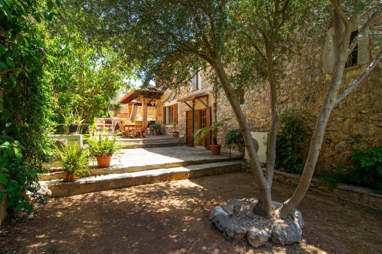 Fabulous Rural House With Views To The Mountains With Swimming Pool Caimari