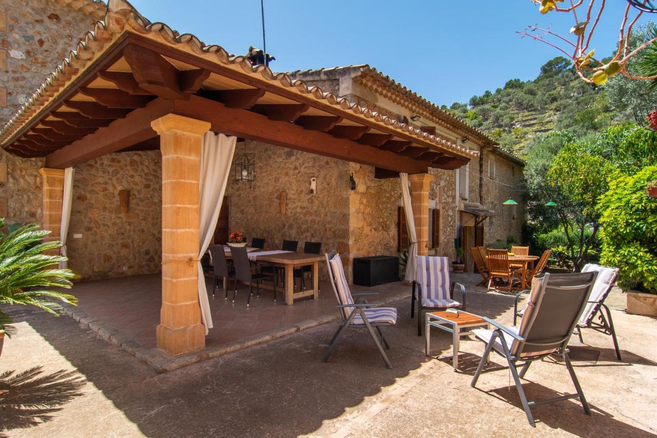 Ferienhaus Fabulous Rural House With Views To The Mountains With Swimming Pool