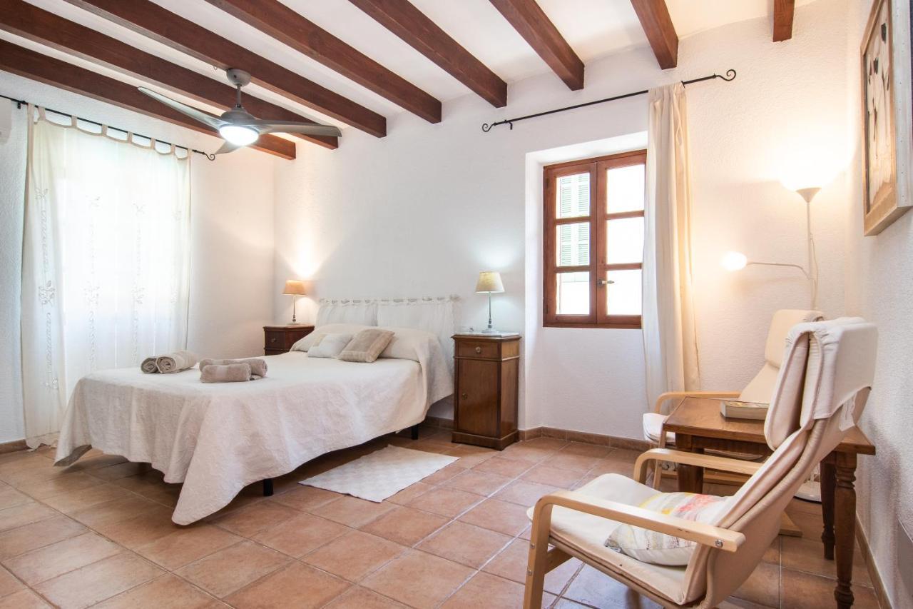 Ferienhaus Fabulous Rural House With Views To The Mountains With Swimming Pool