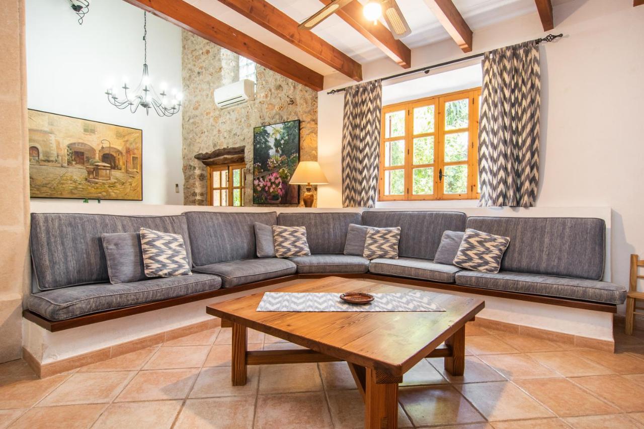 Ferienhaus Fabulous Rural House With Views To The Mountains With Swimming Pool Caimari